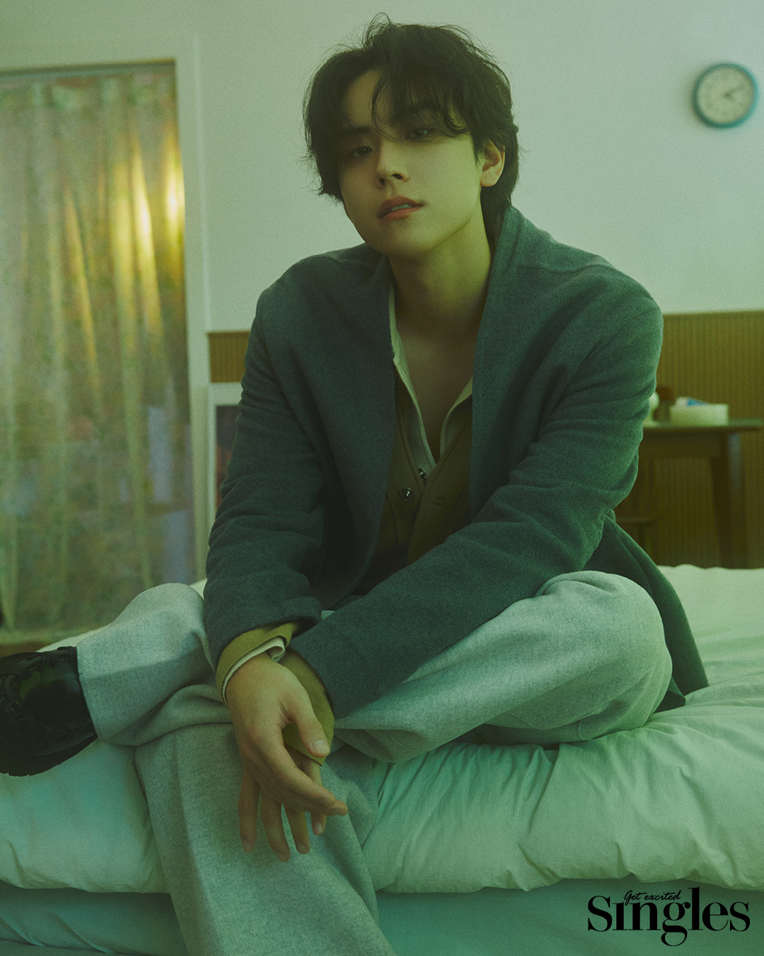 배우 김도훈과 제냐, 캠퍼가 등장하는 싱글즈의 화보 